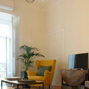 Janelas Verdes Apartment